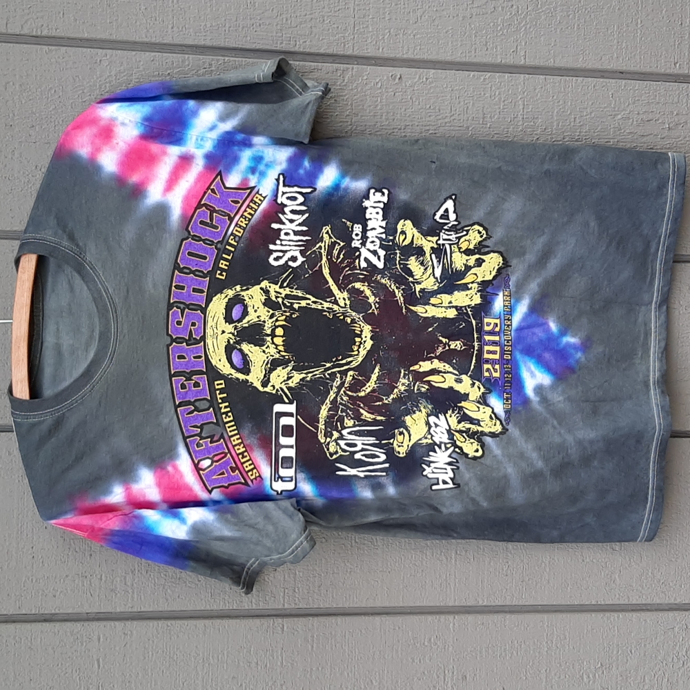AFTERSHOCK TEE